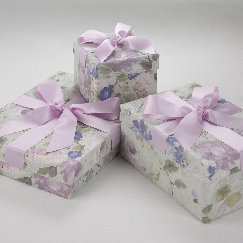 Die Accessoires-Boxen Mint Flora sind ideal zur Aufbewahrung Ihrer Hochzeits-Accessoires.